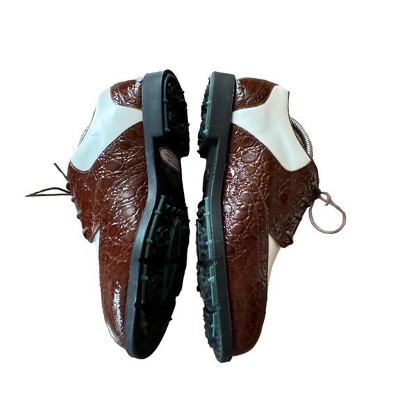 *Women’s Cutter and Buck 7.5 Brown/White Leather (Upper & Lining) Golf Shoes - Picture 9 of 15